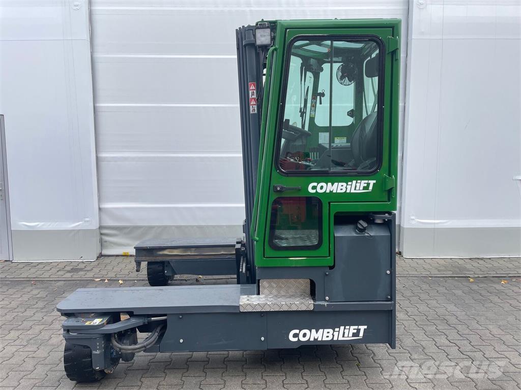 Combilift C4000 Krautuvai su pakrovimu iš šonų