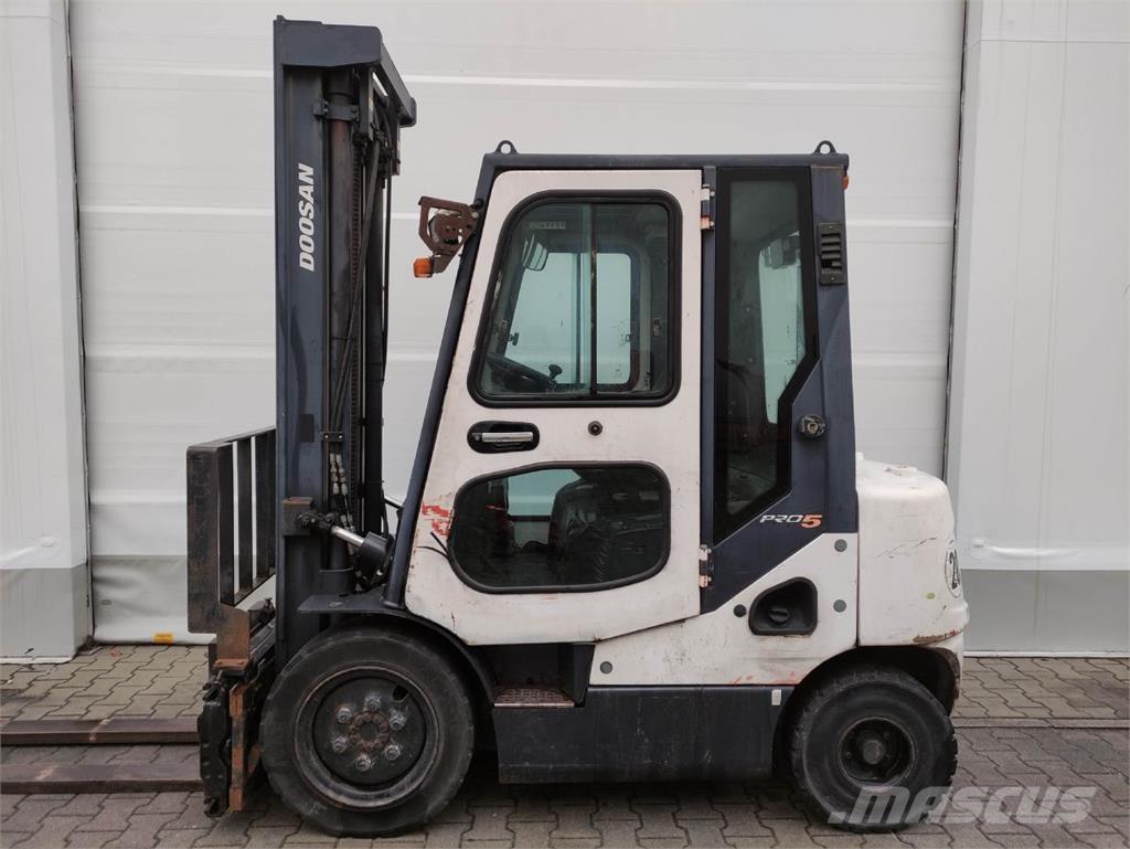 Doosan D25S-5 Dyzeliniai krautuvai