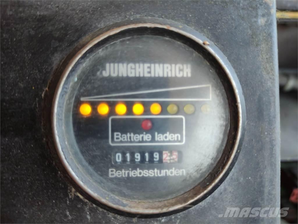 Jungheinrich EJC A 12.5 Rankiniai vėžimėliai