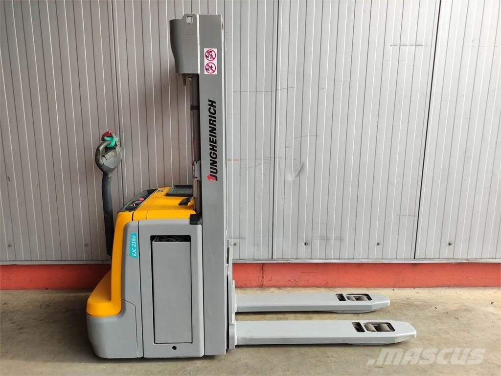 Jungheinrich EJC216z Rankiniai vėžimėliai