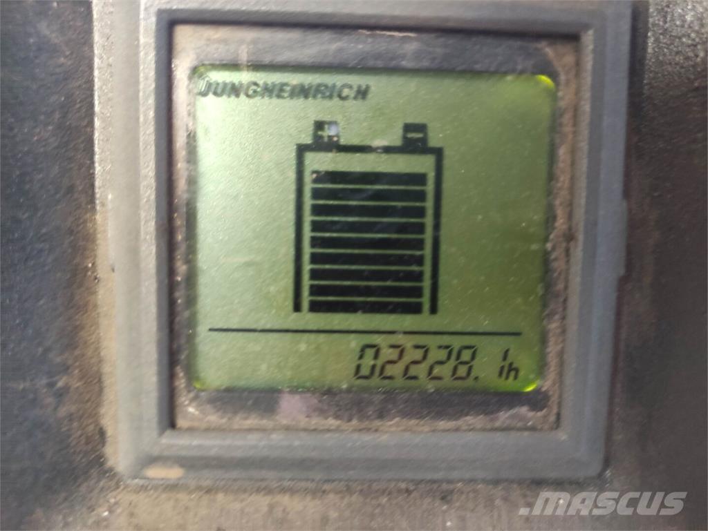 Jungheinrich ELE16G Mažų aukščių keltuvai