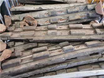  Rubber track pads (700mm)