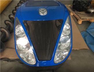 New Holland T 7.200 bonnet