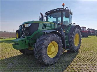 John Deere 6215R