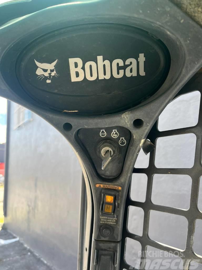 Bobcat t550 Krautuvai su šoniniu pasukimu