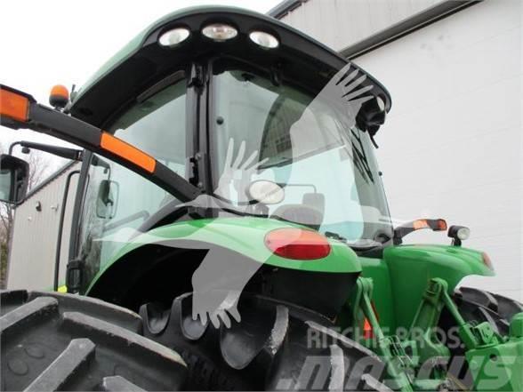 John Deere 8235R Traktoriai