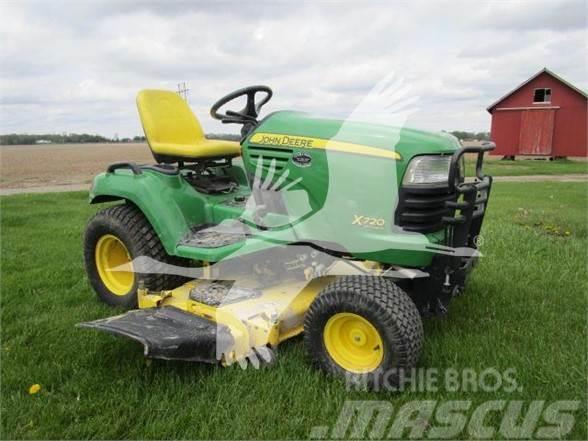John Deere X720 Sodo traktoriukai-vejapjovės
