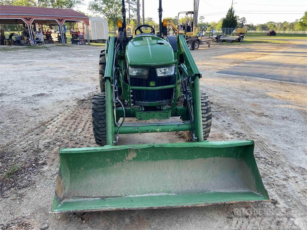 John Deere 4052R Naudoti kompaktiški traktoriai
