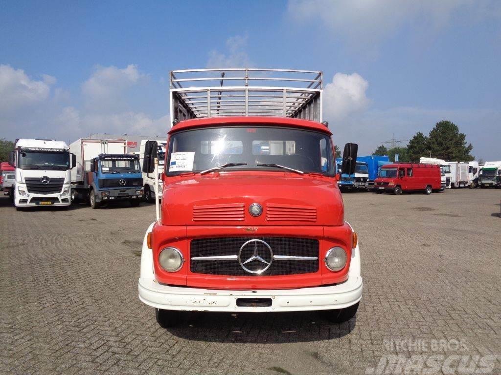 Mercedes-Benz 710 710 + Manual Sunkvežimiai su dengtu kėbulu