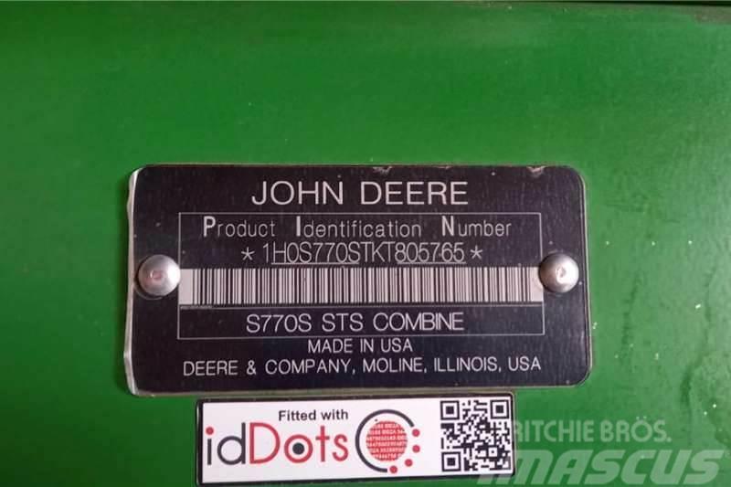 John Deere S770 Kita
