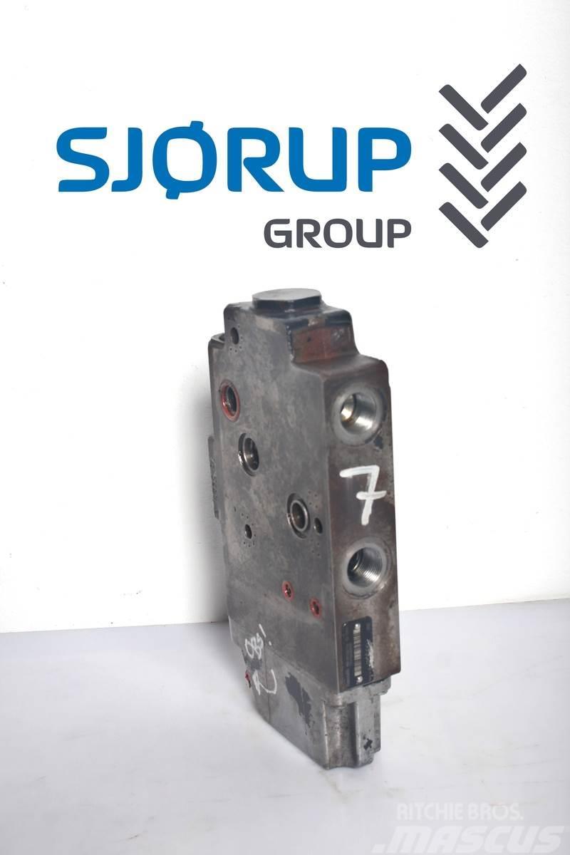 Deutz-Fahr Agrotron 6180 TTV Remote control valve Hidraulikos įrenginiai