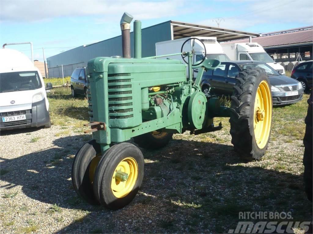 John Deere B Traktoriai