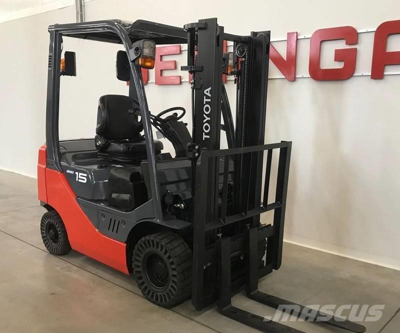 Toyota 10150 - 02-8FD15 Dyzeliniai krautuvai
