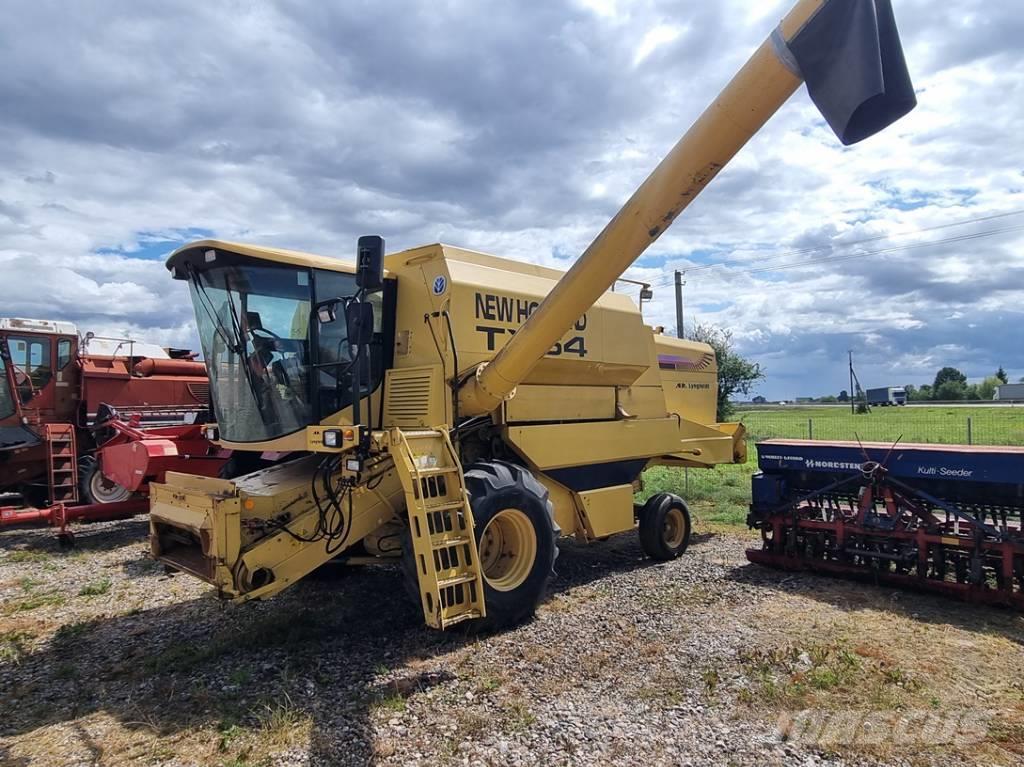 New Holland TX 64 Derliaus nuėmimo kombainai