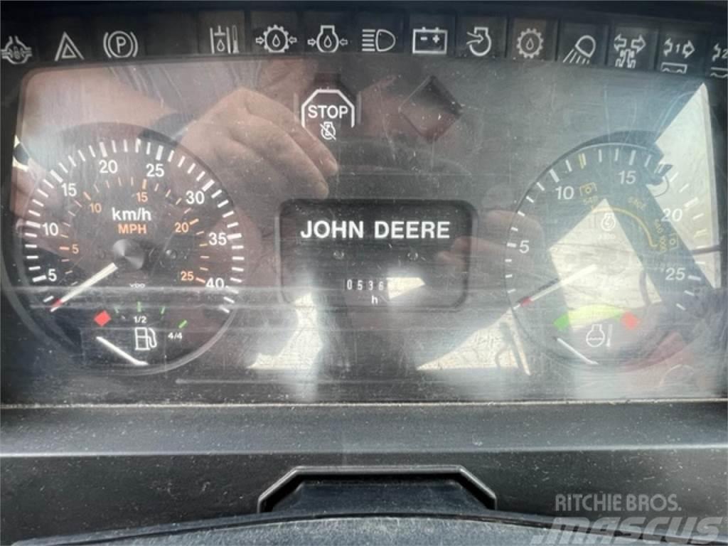 John Deere 6100 Traktoriai