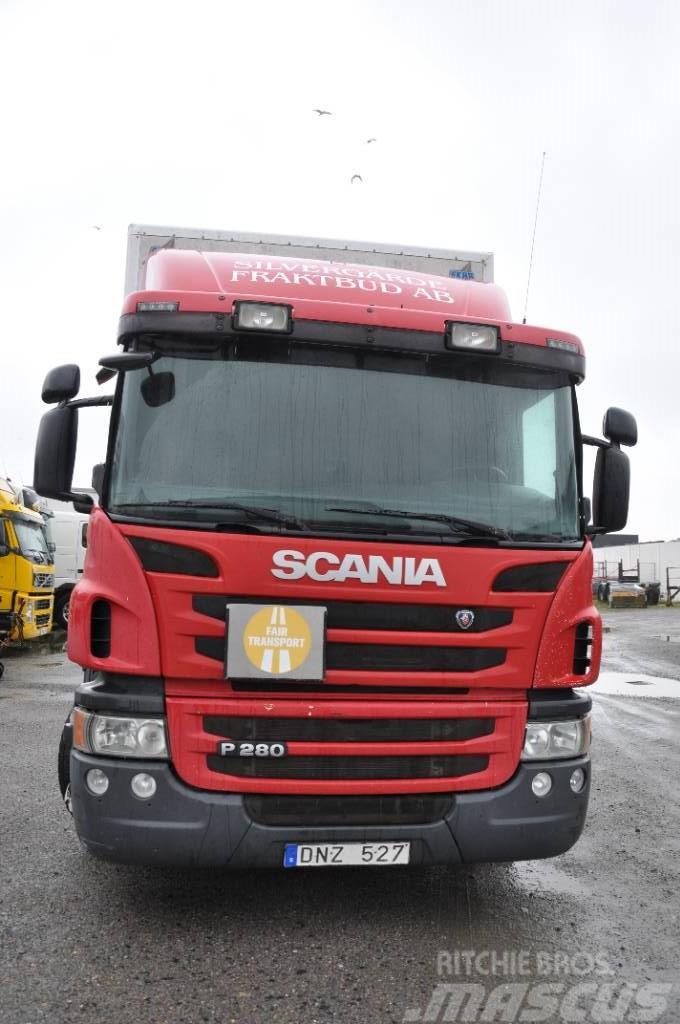 Scania P230 4X2 Sunkvežimiai su dengtu kėbulu