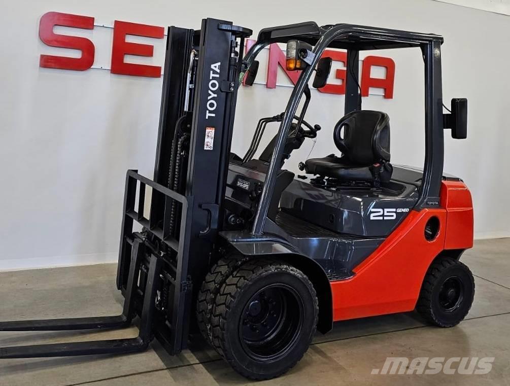 Toyota 10131 - 02-8FDL25 Dyzeliniai krautuvai