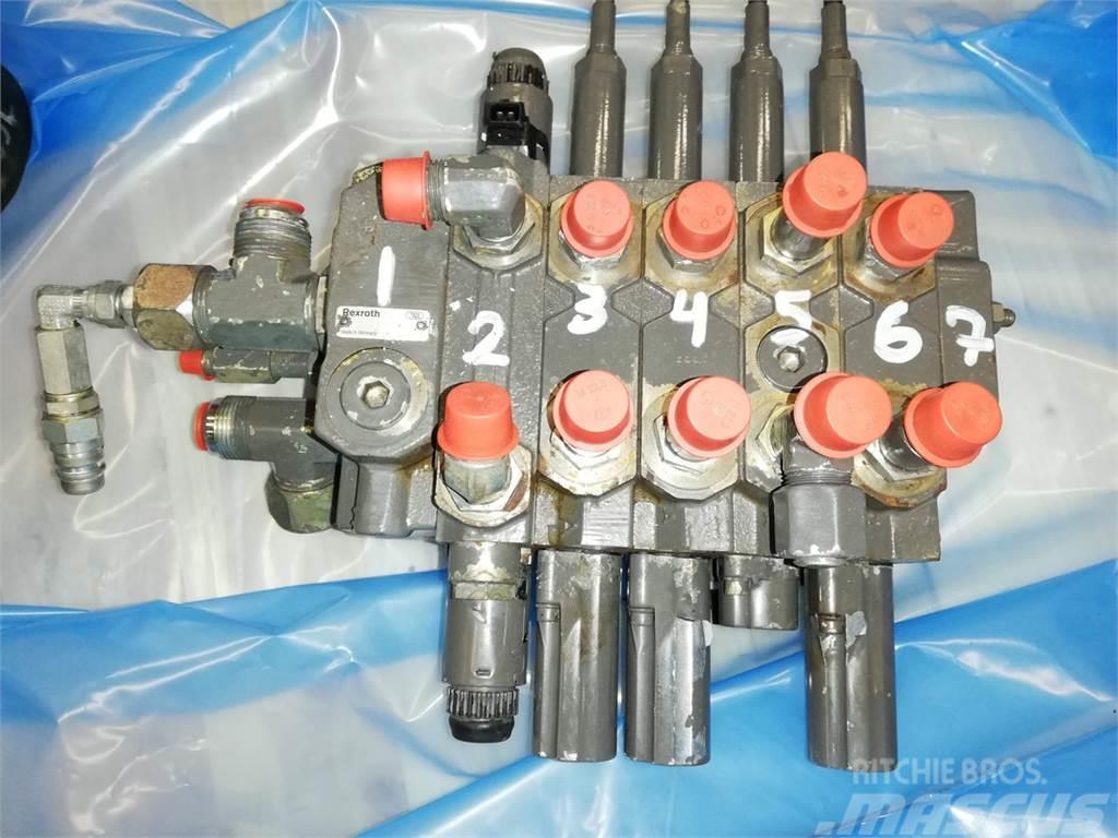 CLAAS Ares 836 Hydraulic lift valve Hidraulikos įrenginiai