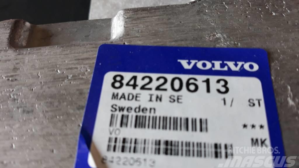 Volvo FOOT PLATE 84220613 Kiti priedai