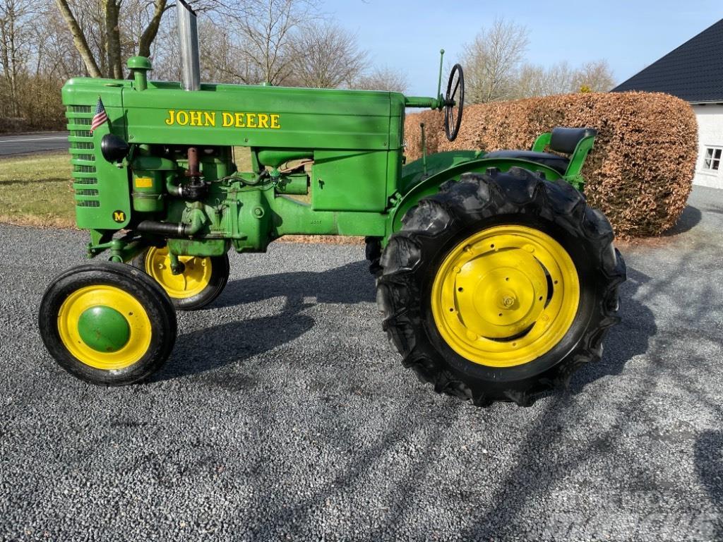John Deere M Traktoriai