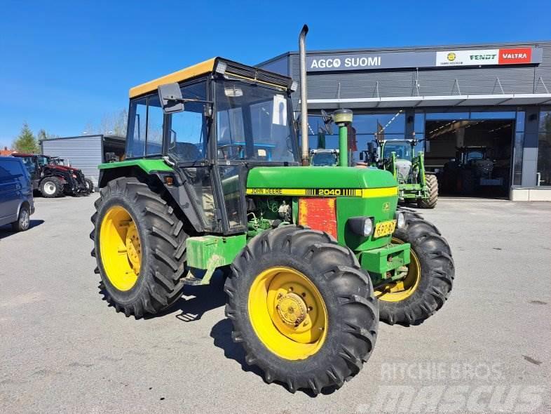 John Deere 2040 4X4 Traktoriai