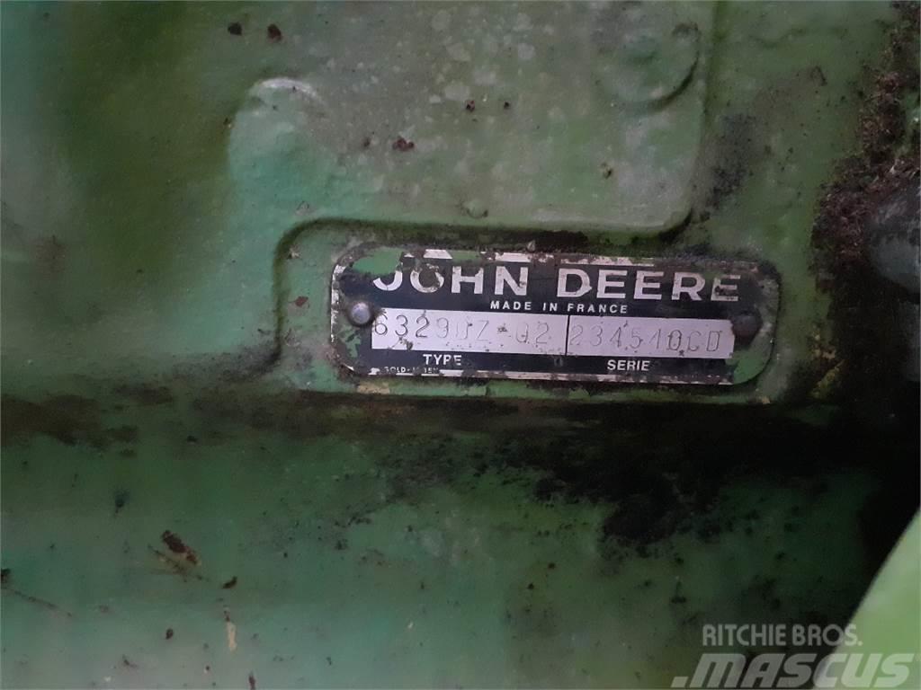 John Deere 6329 Varikliai