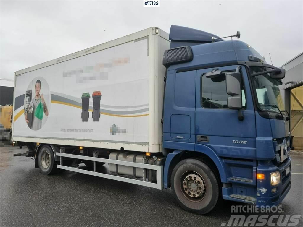 Mercedes-Benz Actros 1832 4x2 Box truck with lift and side openi Sunkvežimiai su dengtu kėbulu