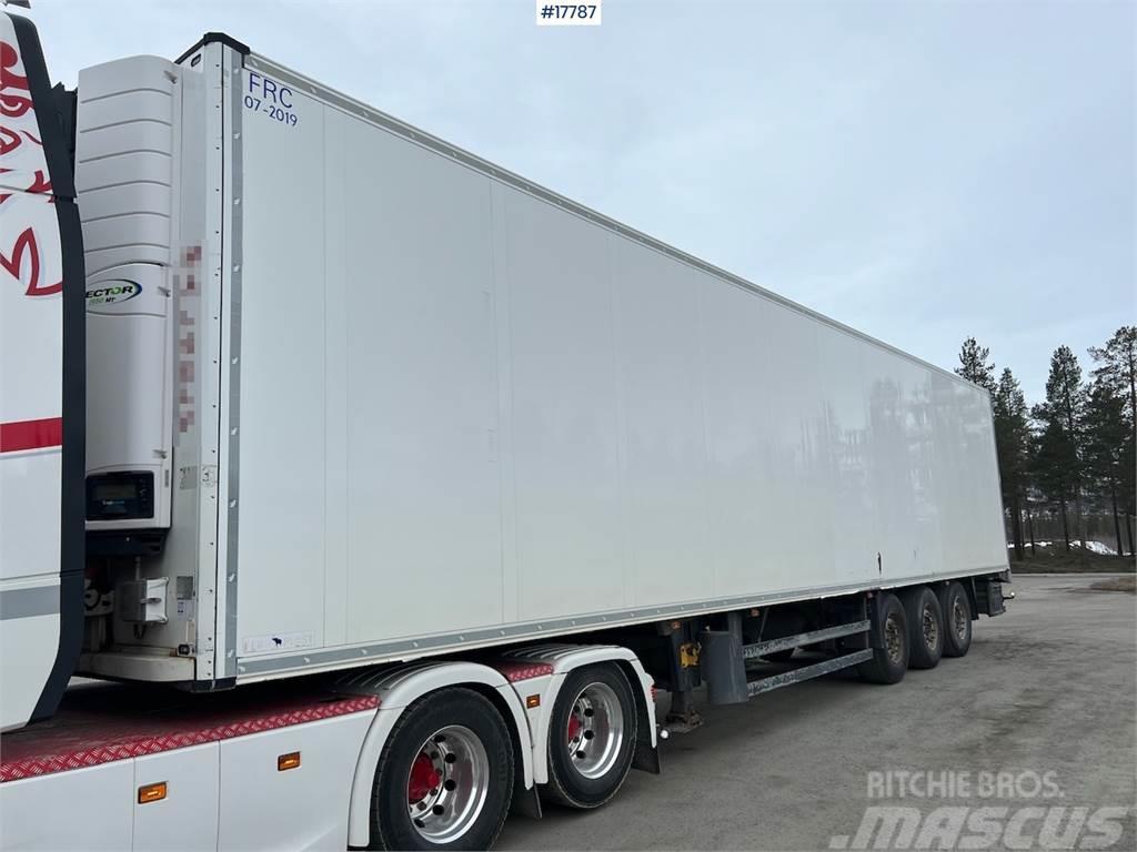 Schmitz Cargobull cool/freezer trailer w/ new major service on unit Kitos priekabos