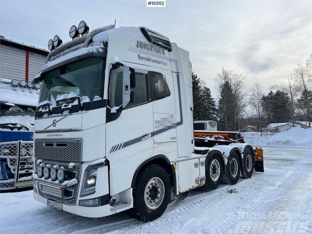Volvo FH16 8x4 Heavy Duty Tractor with Hydraulics WATCH  Naudoti vilkikai