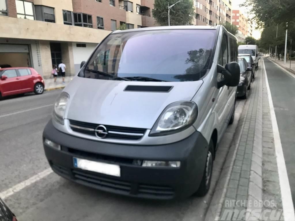 Opel Vivaro Com.6 1.9DTI Corto 2700 Krovininiai furgonai