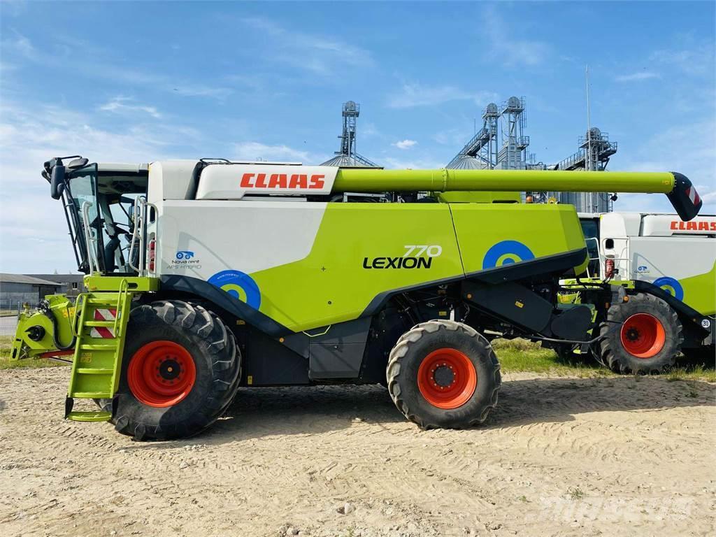 CLAAS LEXION 770 4WD Derliaus nuėmimo kombainai