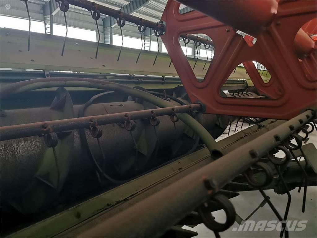 CLAAS lexion pjaunamoji Derliaus nuėmimo kombainai