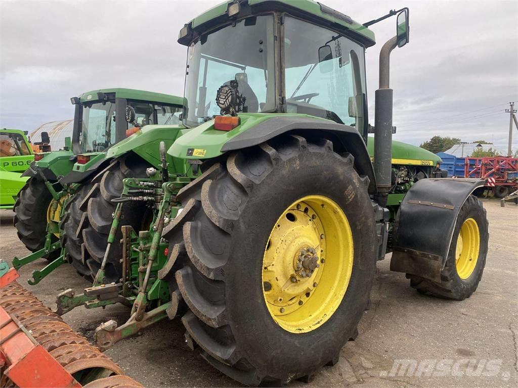 John Deere 8200 Traktoriai