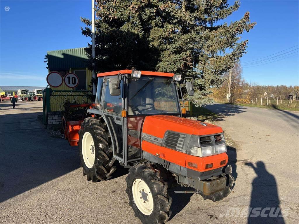 Kubota GL320 Traktoriai
