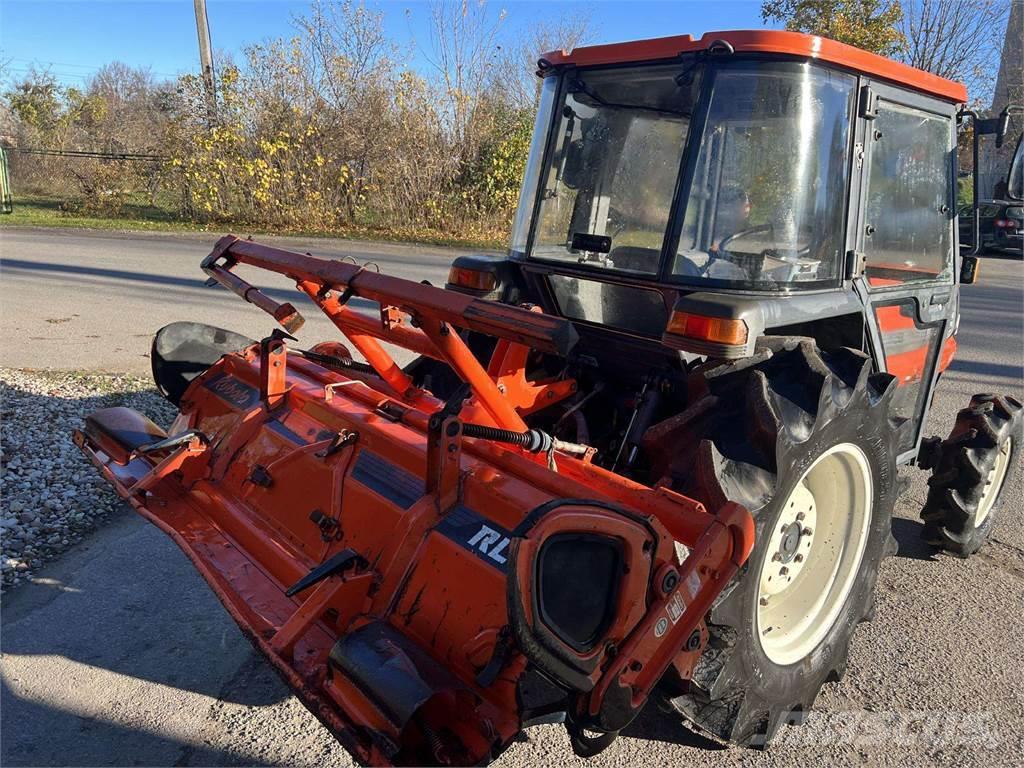 Kubota GL320 Tractors