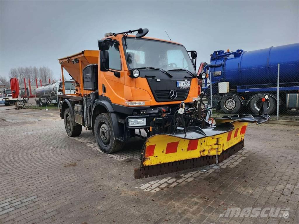 Mercedes-Benz UNIMOG U20 Kita