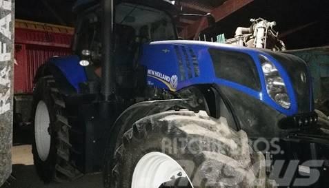 New Holland T 8.300 AC Traktoriai