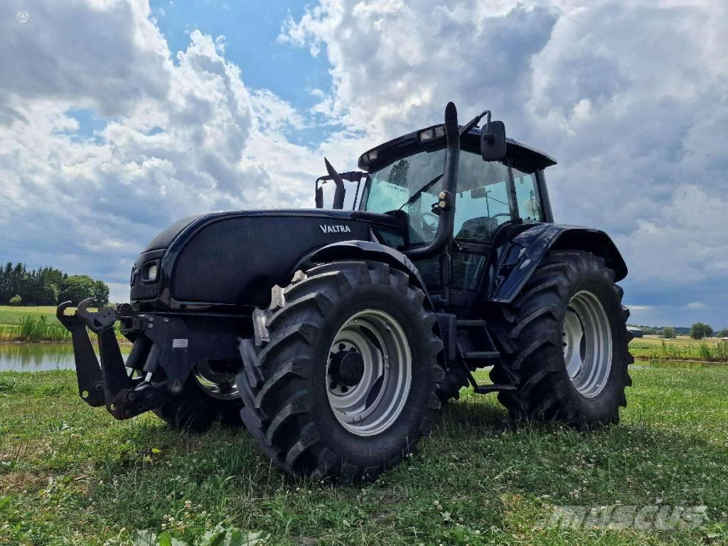 Valtra T 130 Traktoriai