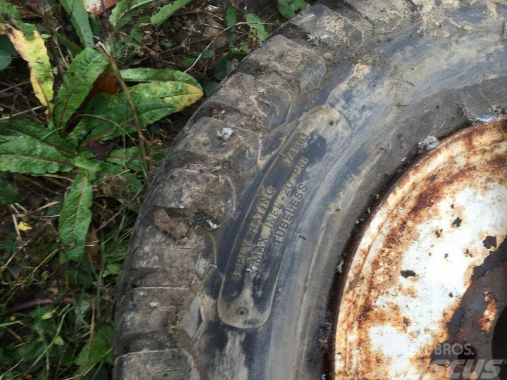  Goldini Tractor Tyre and Wheel £80 Padangos, ratai ir ratlankiai