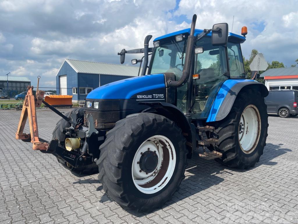 New Holland TS 115 Traktoriai