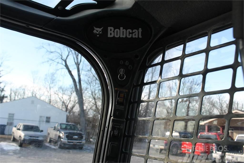 Bobcat S590 Krautuvai su šoniniu pasukimu