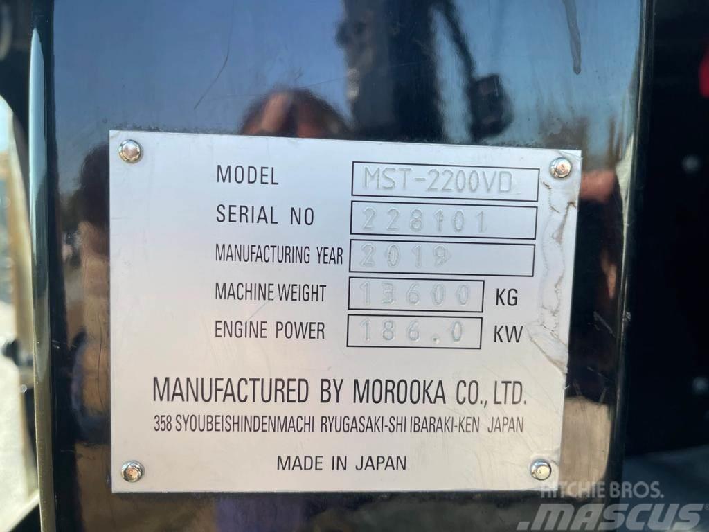 Morooka MST2200VD Vikšrinė savivartė technika
