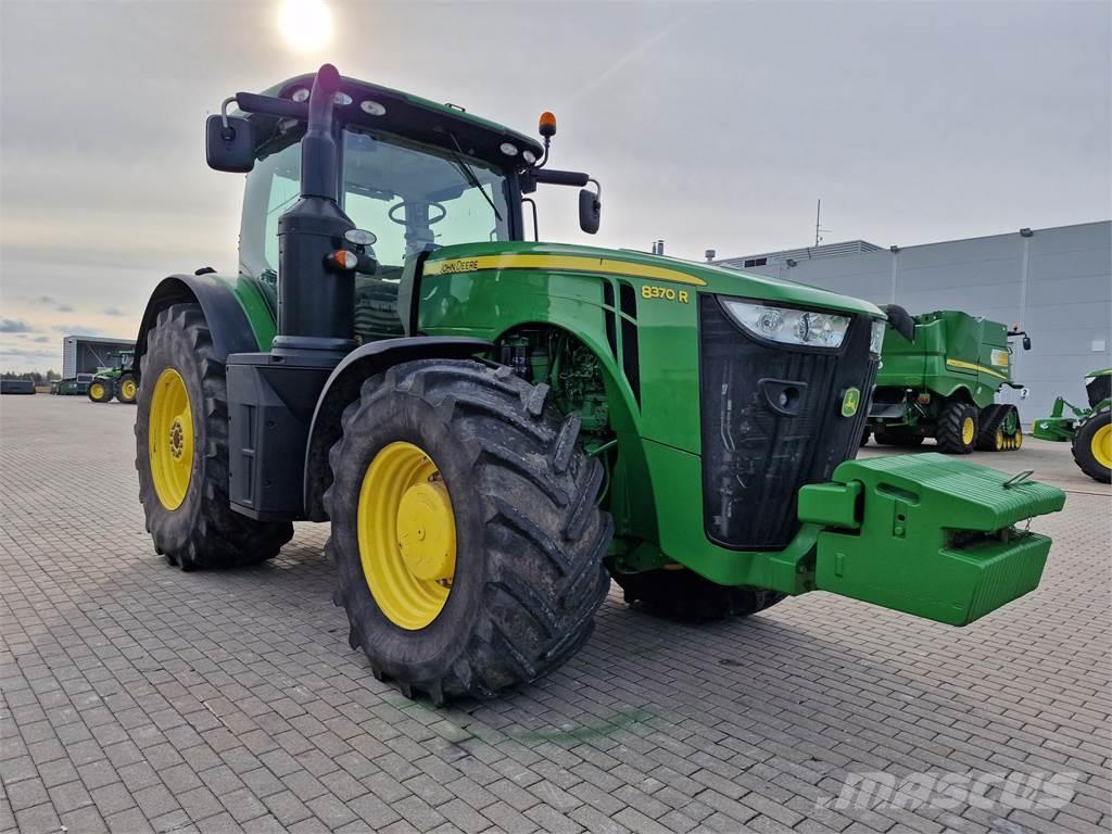 John Deere 8370R Traktoriai