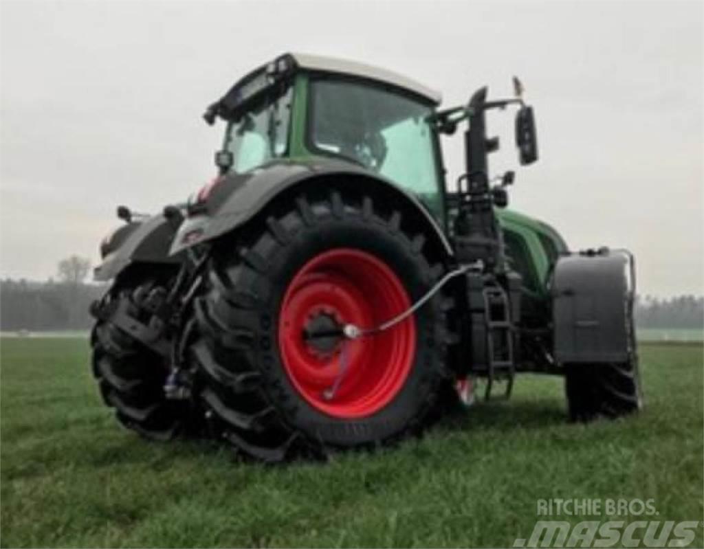 Fendt 933 Vario S4 Profi Plus Traktoriai