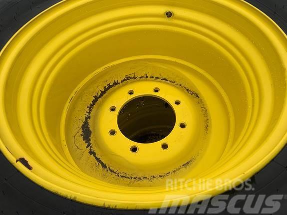 John Deere Hjul par: Michelin Multibib 540/65 28 GKN gul 18 Padangos, ratai ir ratlankiai