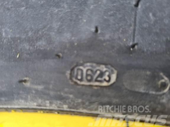 John Deere Hjul par: Trelleborg TM1060 520/60R28 Gul Padangos, ratai ir ratlankiai