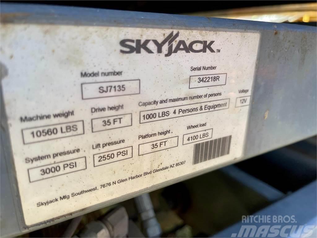 SkyJack SJ7135RT Žirkliniai keltuvai