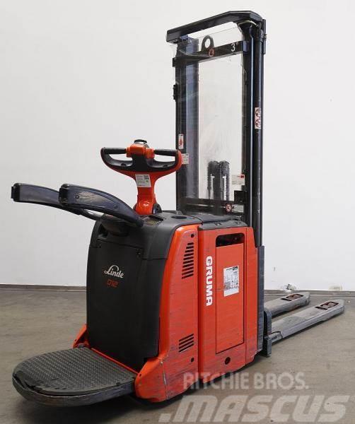 Linde D 12 AP 133 Self propelled stackers