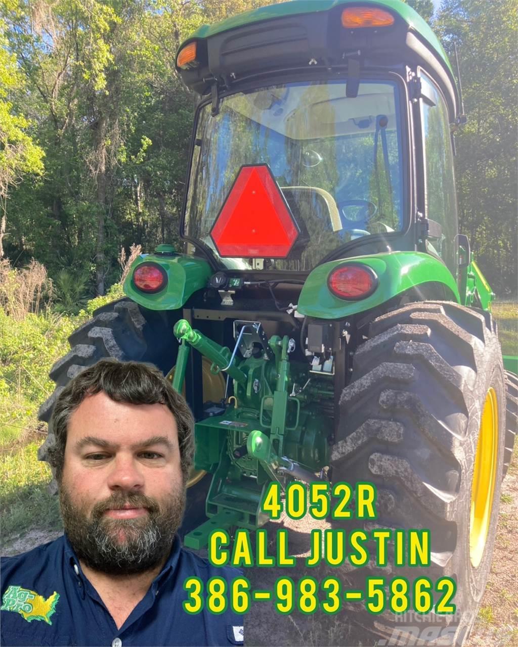 John Deere 4052R Traktoriai