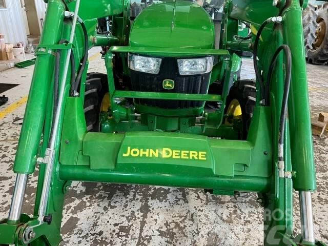 John Deere 5075E Traktoriai